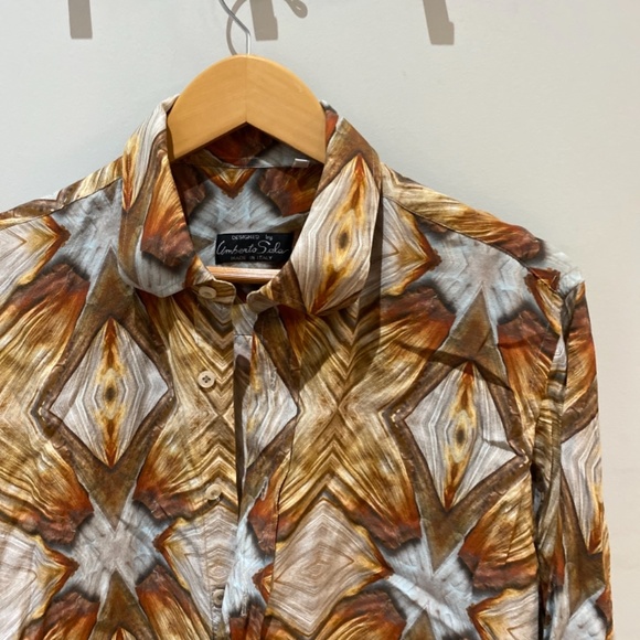 SOLD  Sola Button Up - Picture 3 of 4